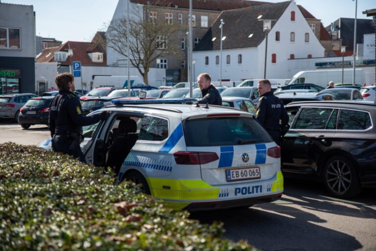 Kvinde gik og råbte op – men så kom politiet
