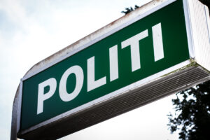 Trafikuheld med betydelige skader på bilerne