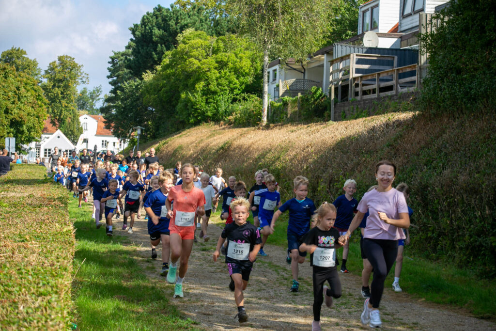 Godt 600 løb eller gik med i Nordborg Walk & Run.