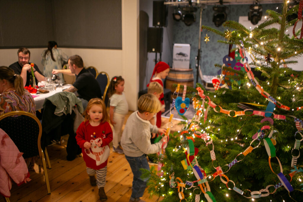 Juletræsfest på kroen i Skovby
