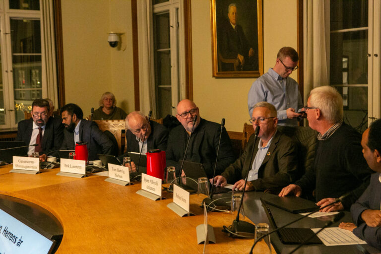 Efter maraton-debat i Byrådssalen blev budgettet vedtaget