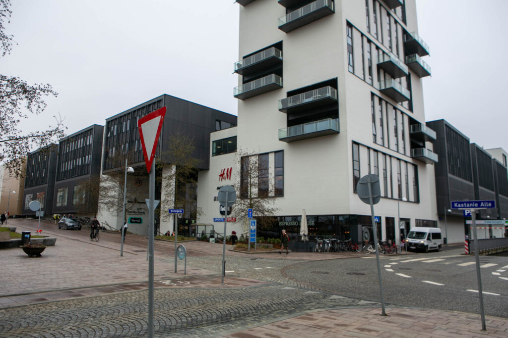 Seks butikstyverier er opklaret