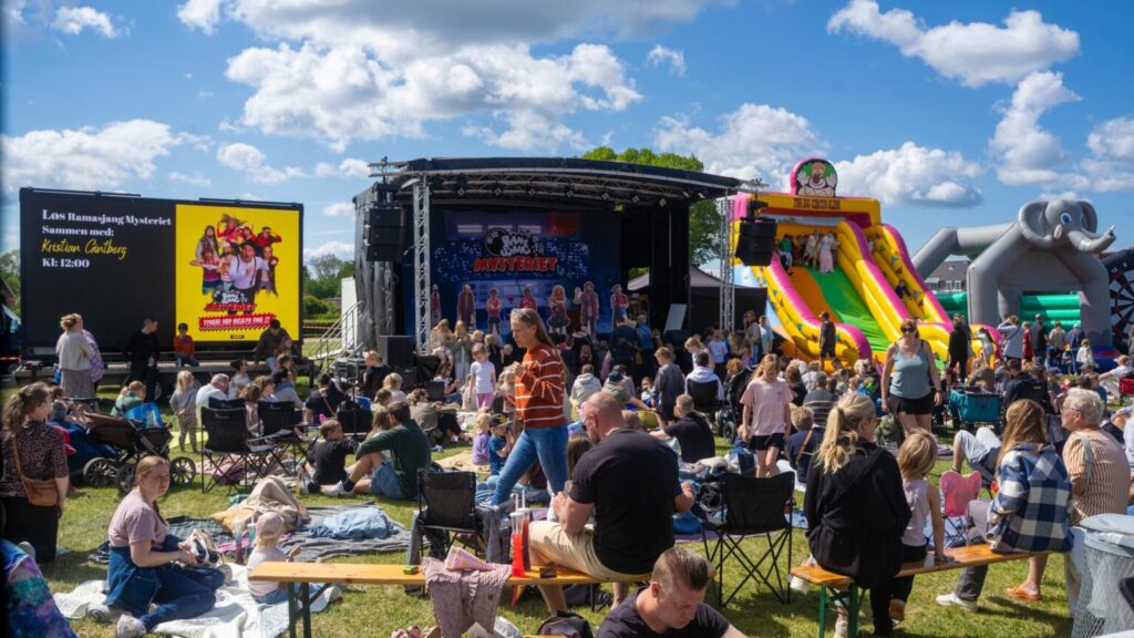 Børnefestivalen: Shows, leg, musik og aktiviteter på Ringriderpladsen