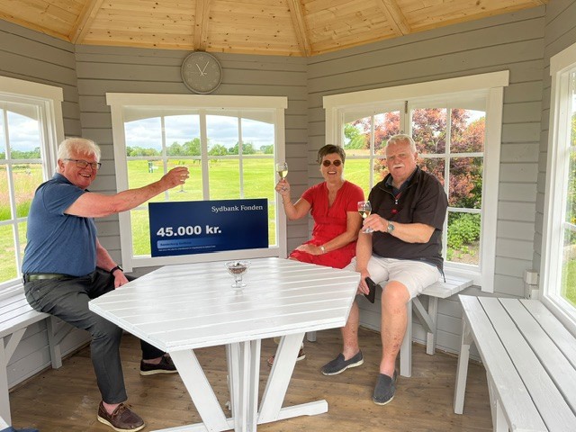 Sønderborg Golfklub takker Sydbank Fonden
