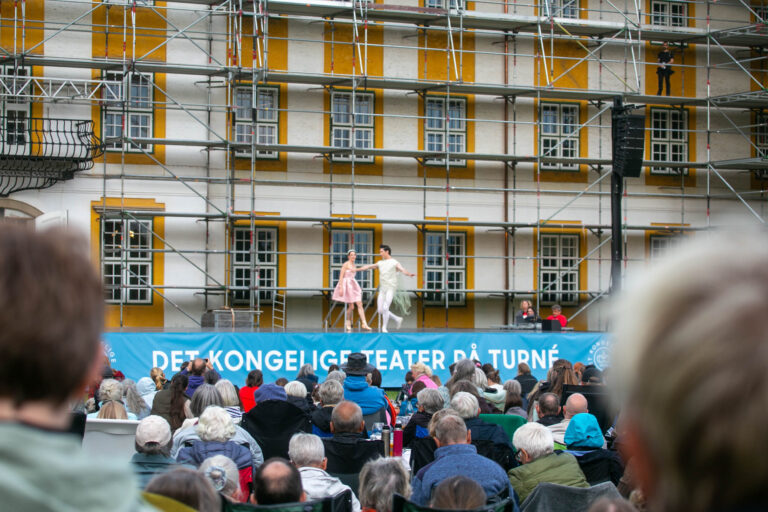 Kongelig Sommerballet ved Hertugslottet