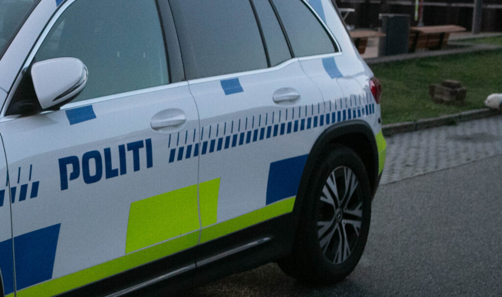 To unge blev stoppet i stjålet bil