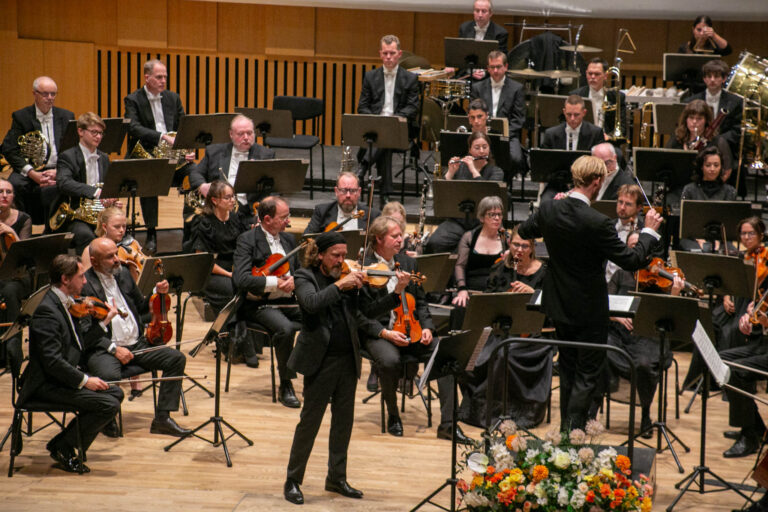 Symfoniorkestret spillede en modig åbningskoncert