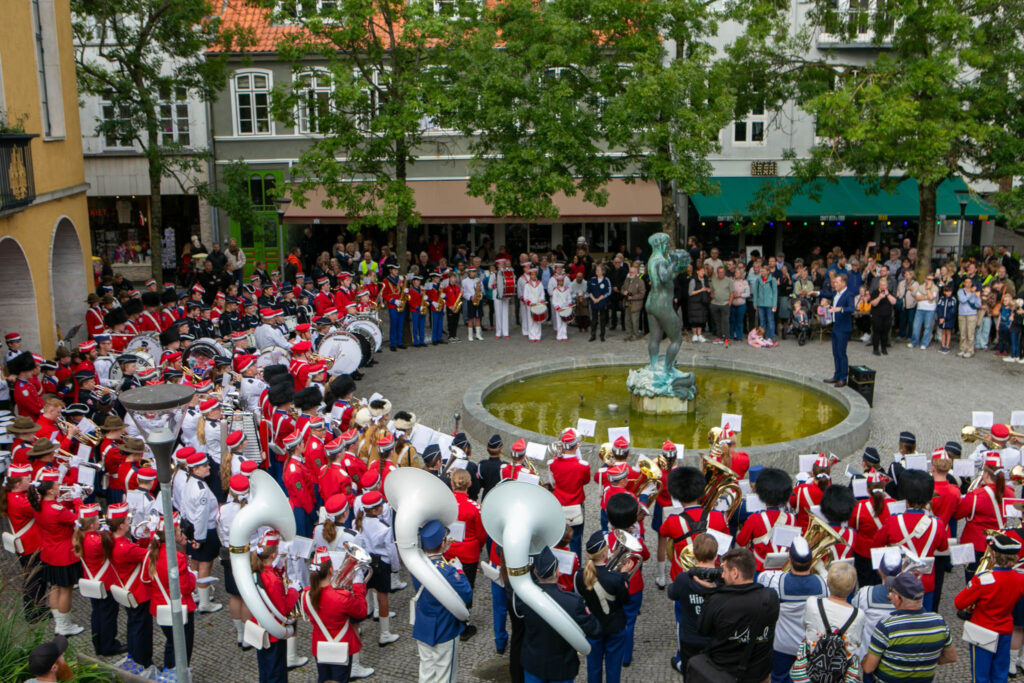 Masser af gardermusik på Rådhustorvet
